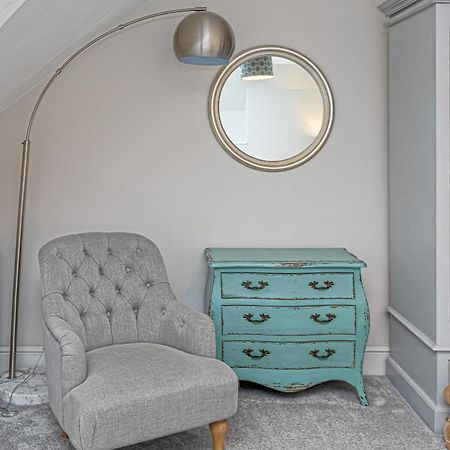 فيلا Character Townhouse In Town Centre & Superb Views دولغيلوو المظهر الخارجي الصورة
