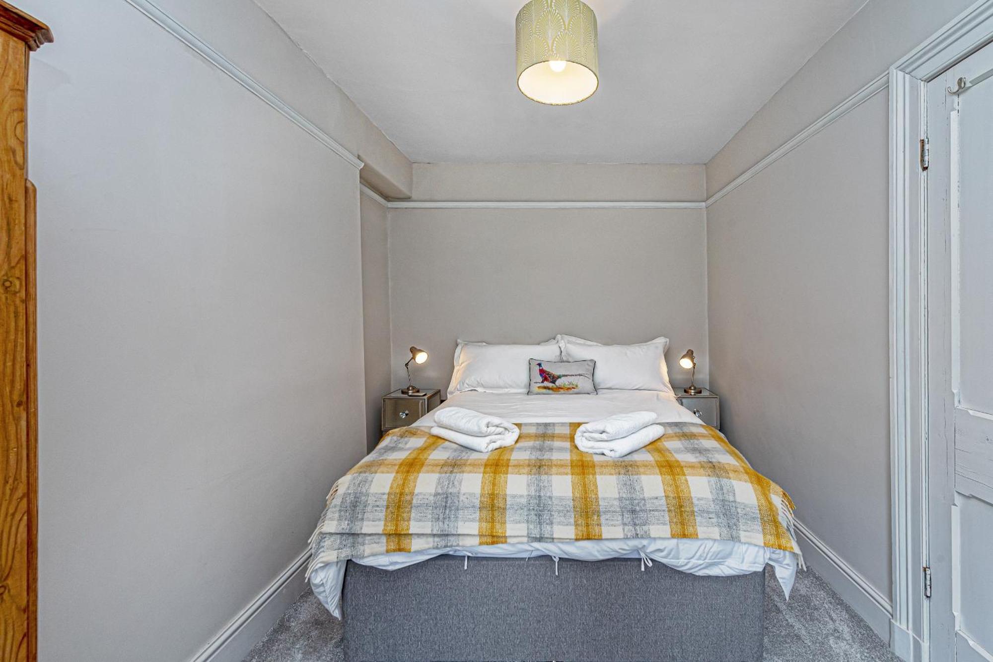 فيلا Character Townhouse In Town Centre & Superb Views دولغيلوو المظهر الخارجي الصورة