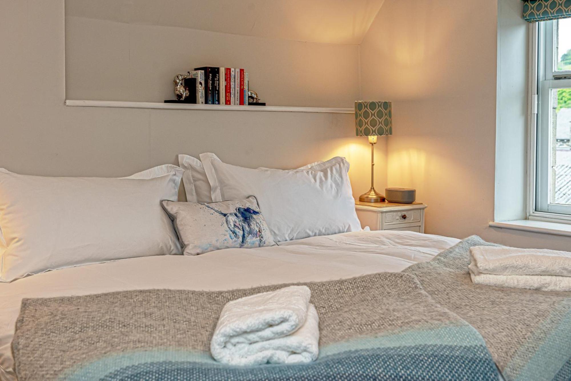 فيلا Character Townhouse In Town Centre & Superb Views دولغيلوو المظهر الخارجي الصورة